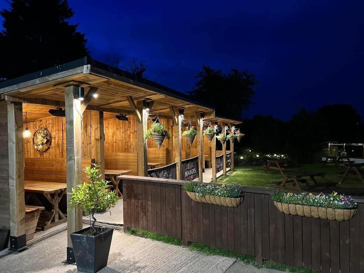 The Hinds Head Hotel Chorley  Exterior photo